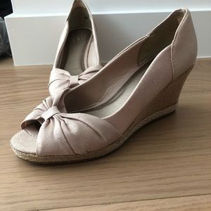 Life stride Rhonda espadrille wedges peep toe shoes size 7.5 heels dusty